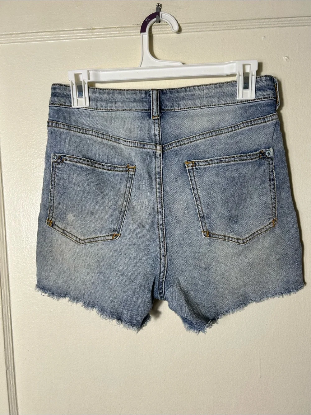 Anthropologie Pilcro light wash denim shorts womens 27 raw hem distressed - Picture 7 of 9